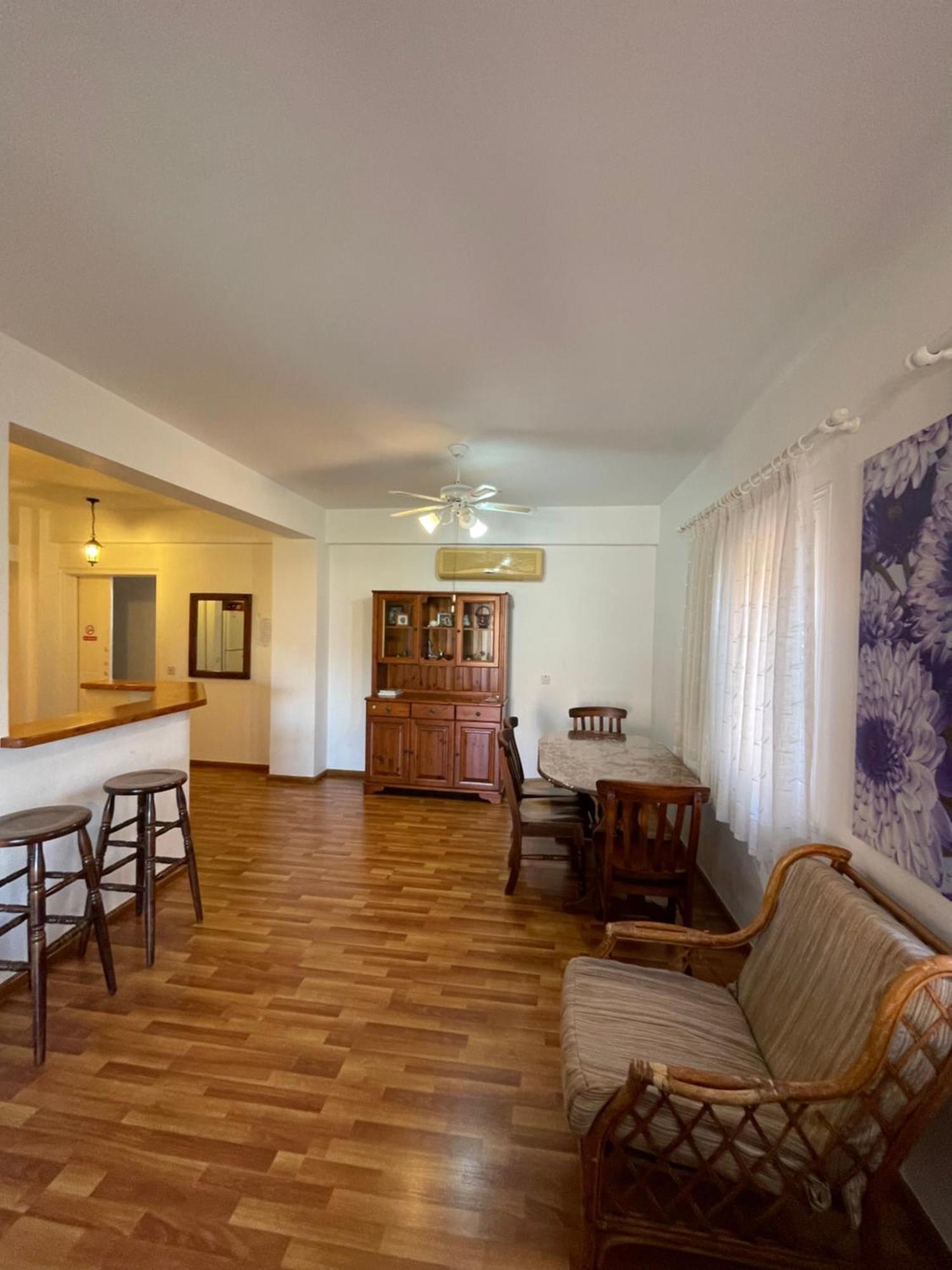 Limnaria Gardens Two Bedroom Apartment With Balcony Paphos Eksteriør billede