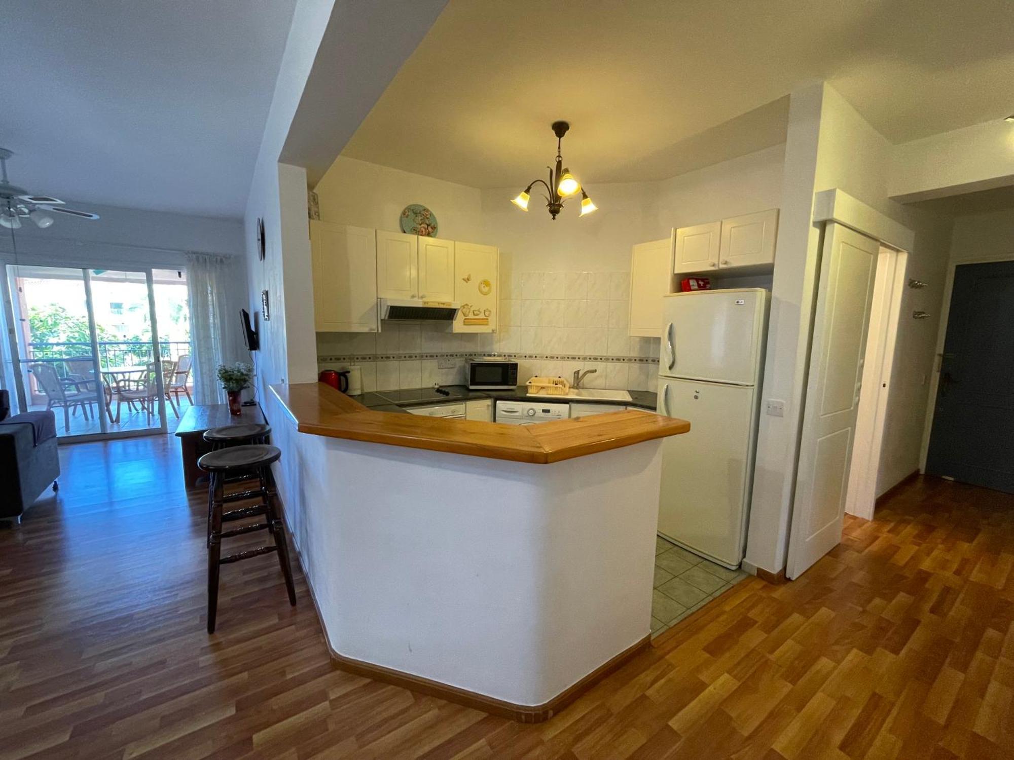 Limnaria Gardens Two Bedroom Apartment With Balcony Paphos Eksteriør billede