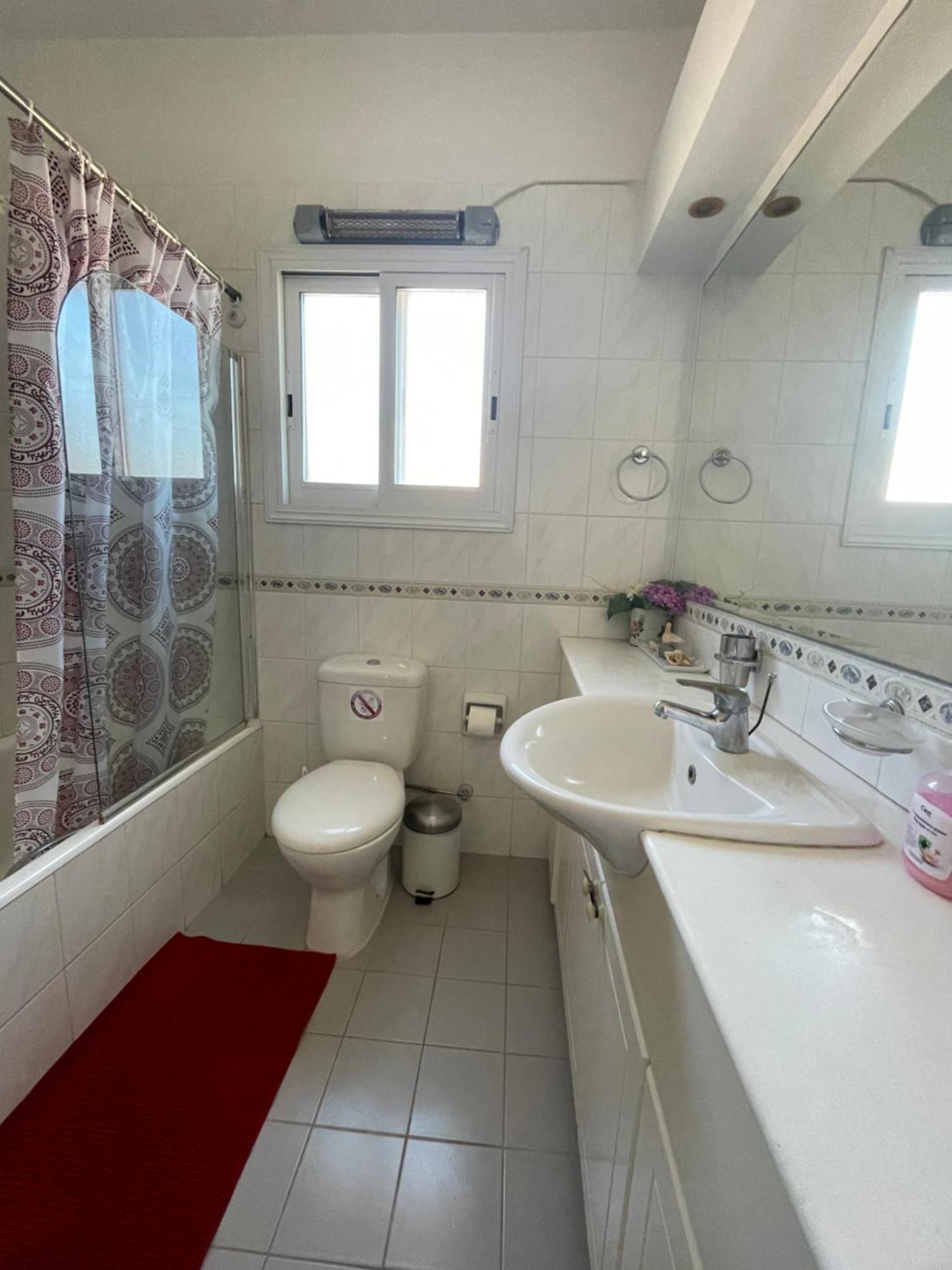 Limnaria Gardens Two Bedroom Apartment With Balcony Paphos Eksteriør billede