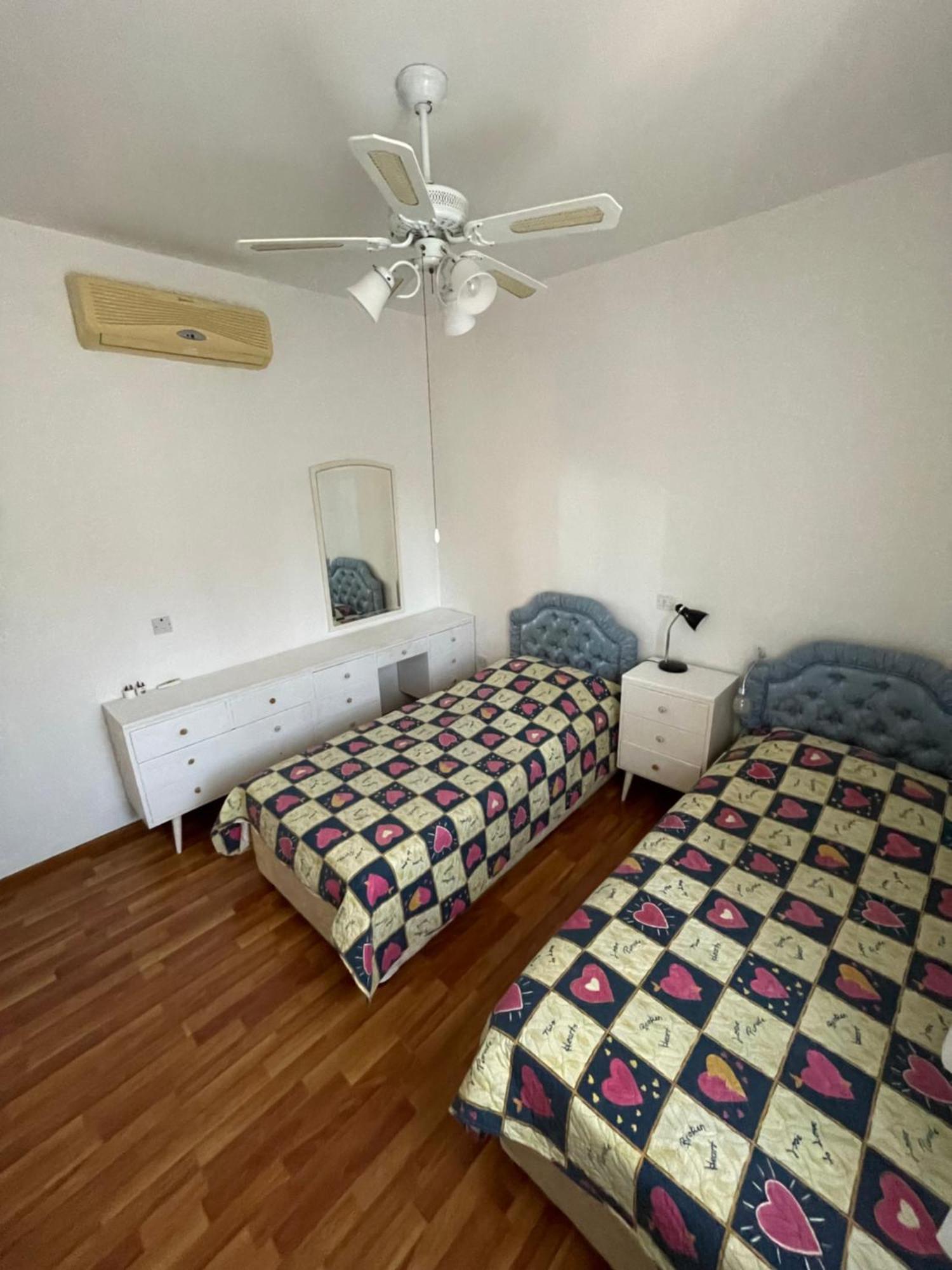 Limnaria Gardens Two Bedroom Apartment With Balcony Paphos Eksteriør billede