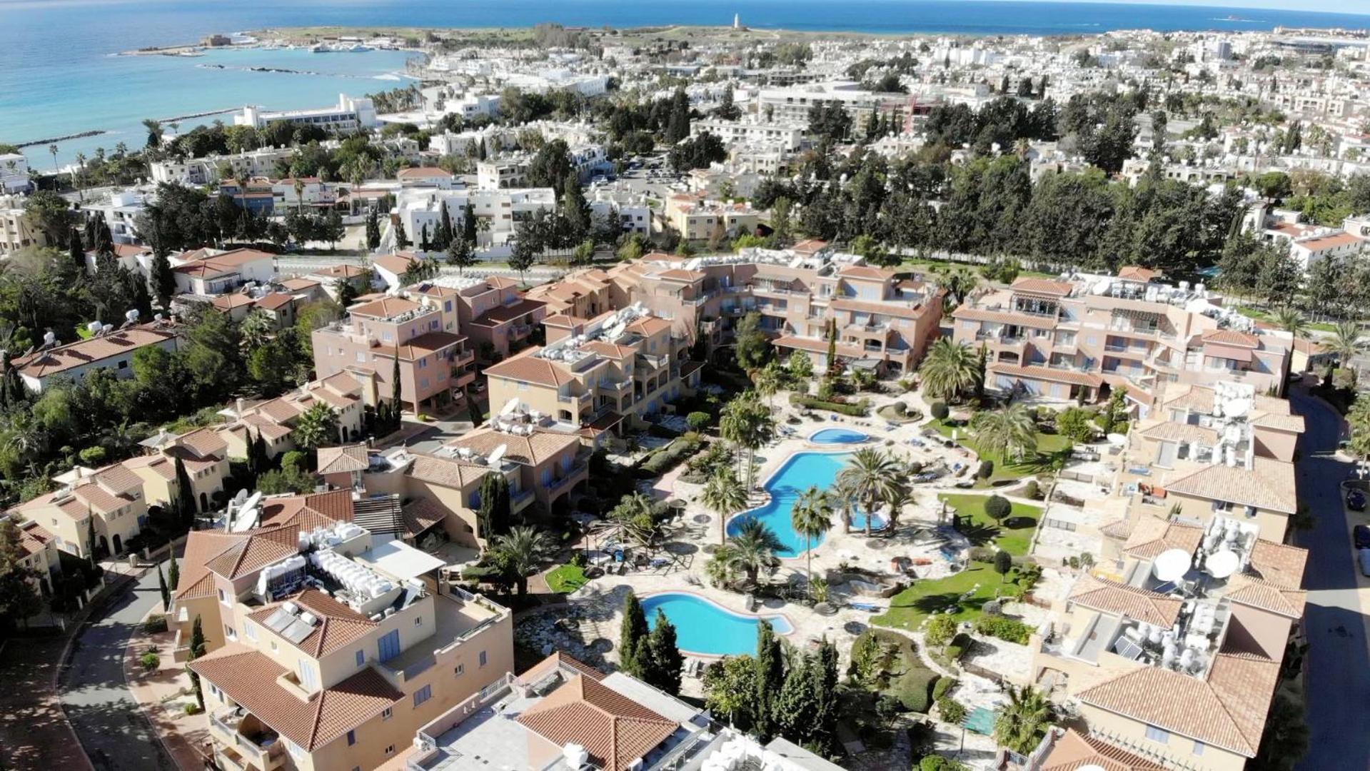 Limnaria Gardens Two Bedroom Apartment With Balcony Paphos Eksteriør billede